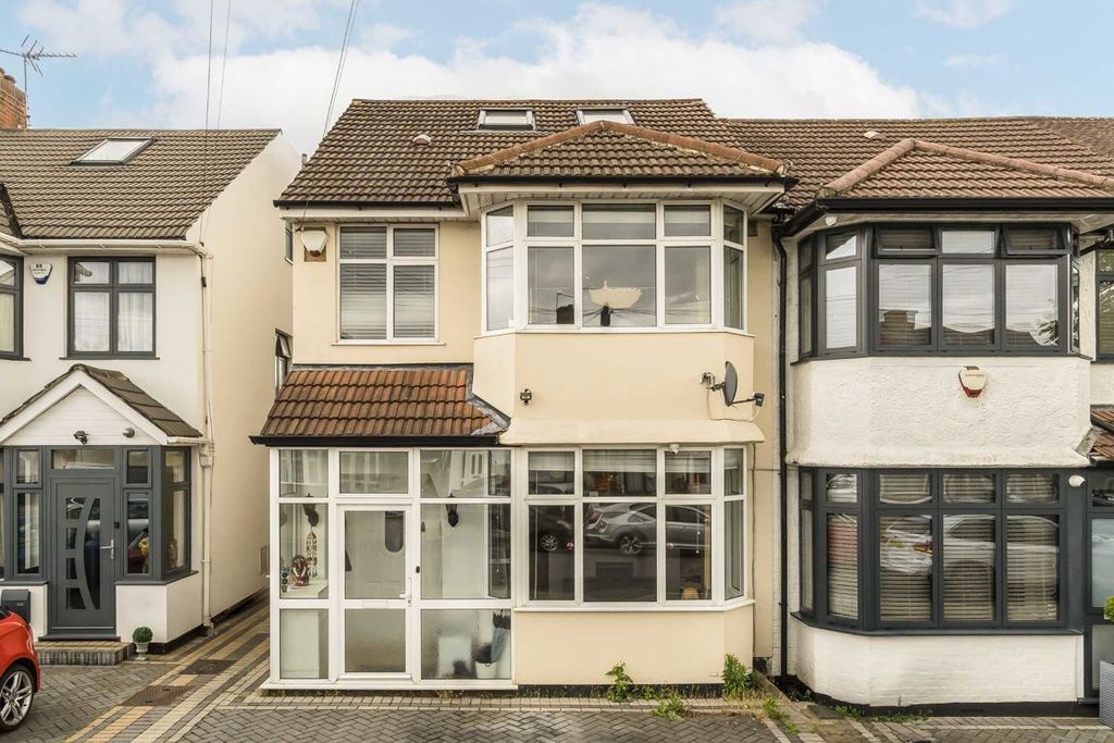 Property photo 1 of 8