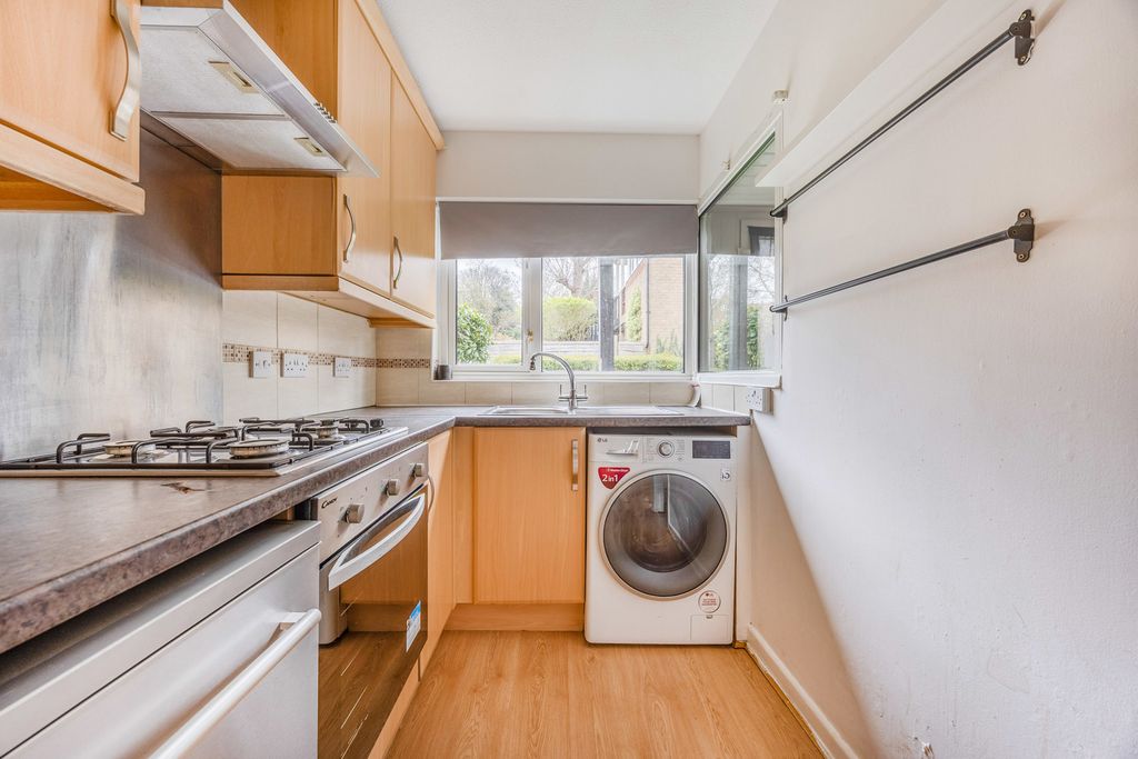 Property photo 3 of 23 Kitchen