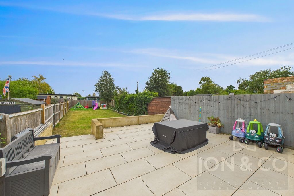 Property photo 3 of 19