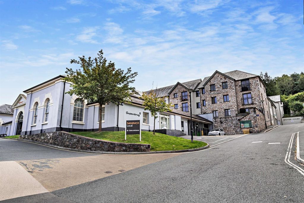 Property photo 1 of 17 Stover Court