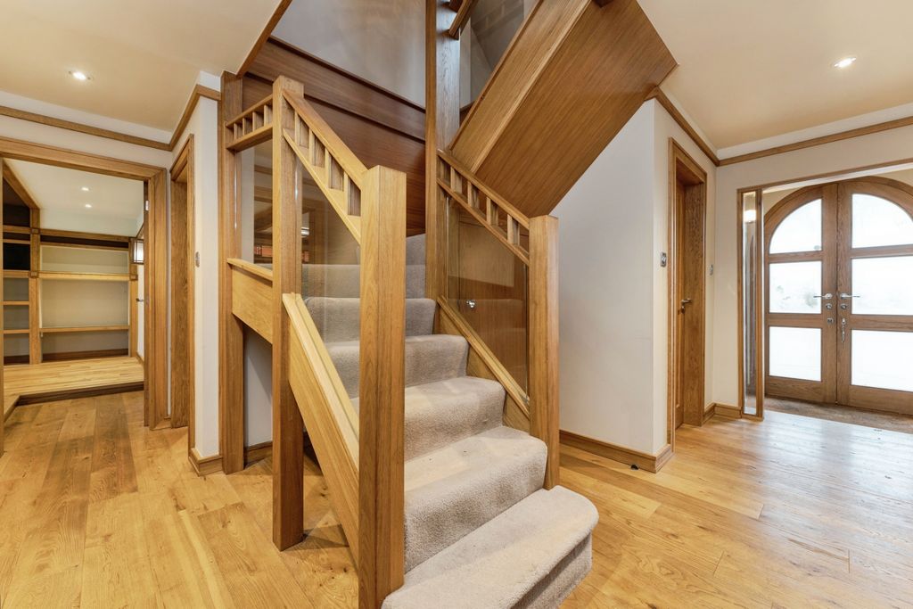 Property photo 2 of 30 Rs_00814