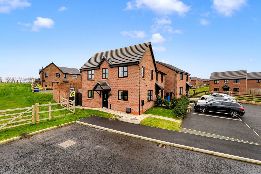 Property photo 1 of 26