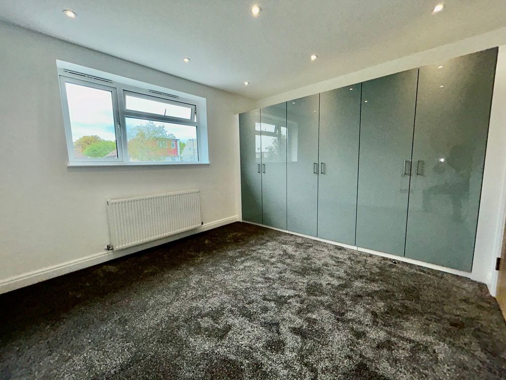 Property photo 1 of 13 Newnhambed1