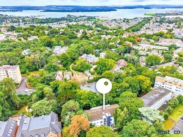 Property photo 2 of 17 Oak Hill