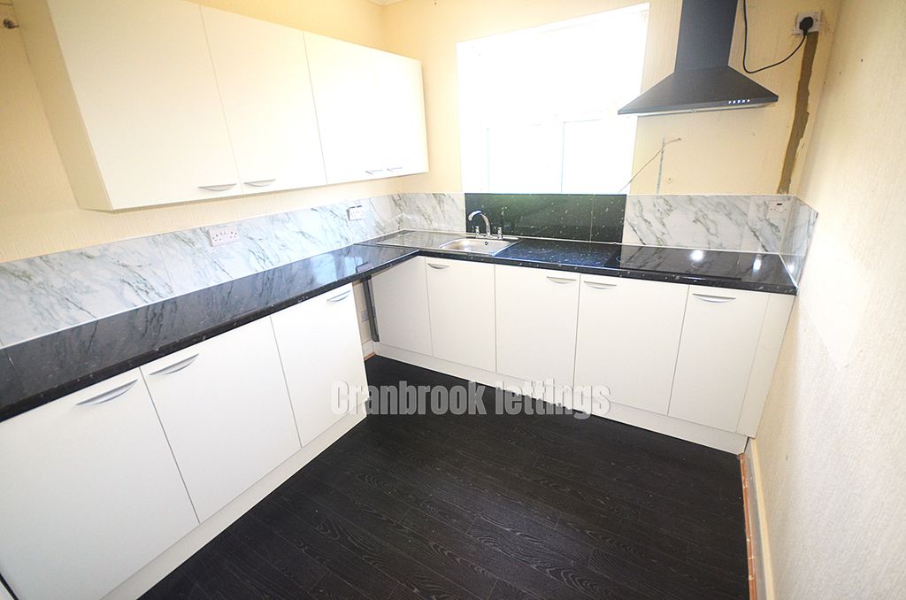 Property photo 1 of 9 Three Bedroom First Floor Flat To Rent Keswick Gardens, Ilford Ig4