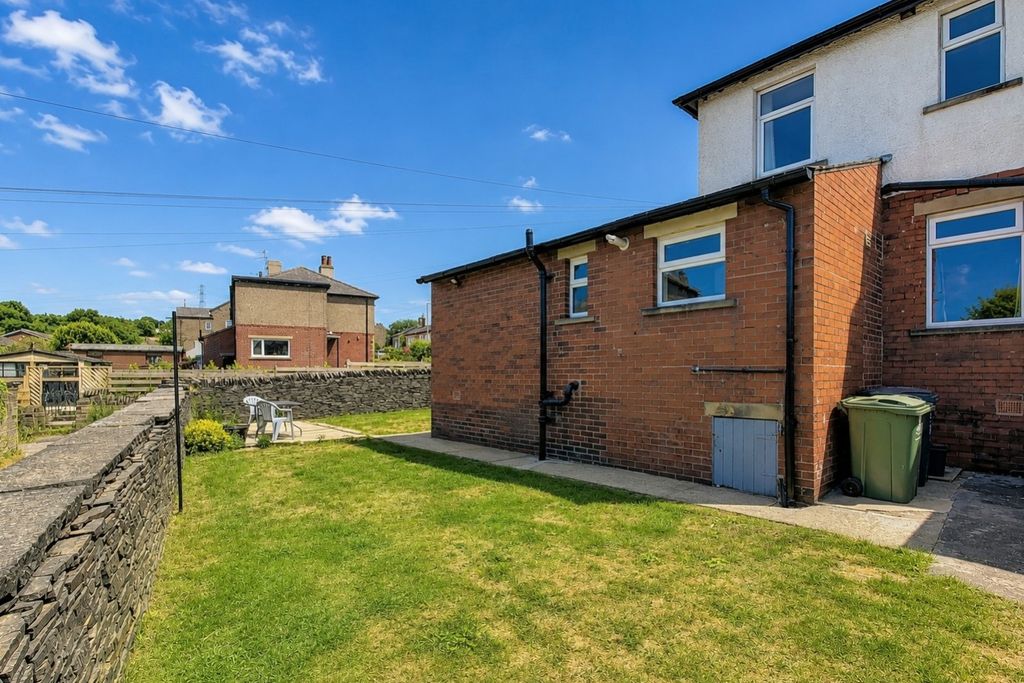 Property photo 2 of 21 5Sladeexternal Ewemove Brighouse (2)