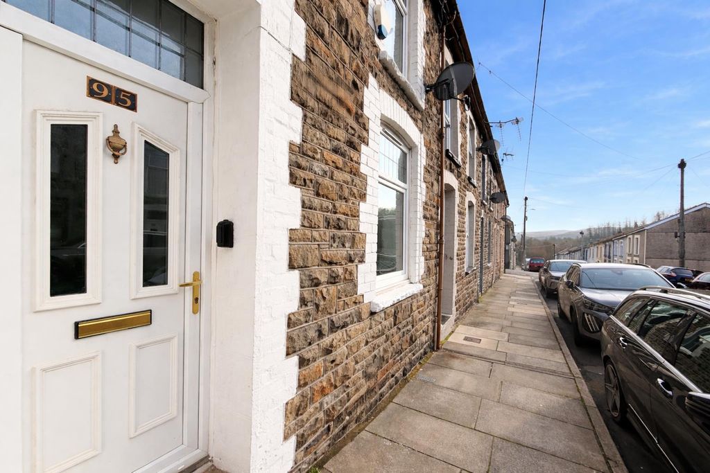 Property photo 3 of 17 17Cbf451-4213-4557-A4C1-429Cb62Fd855.Png