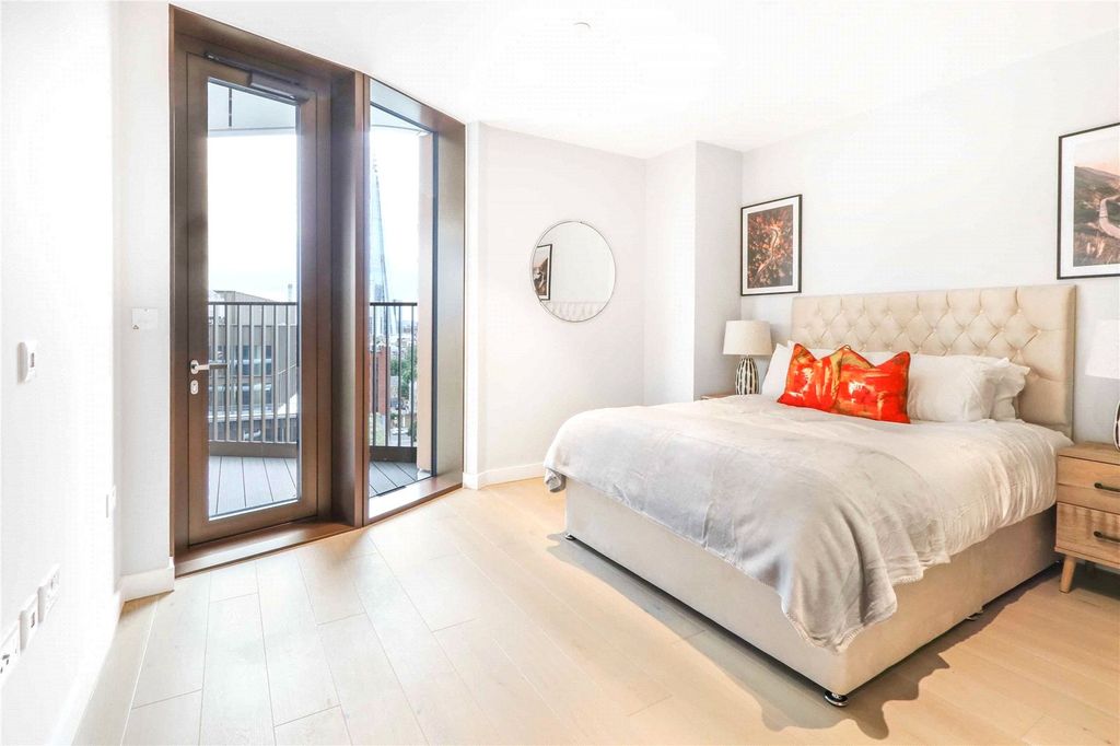 Property photo 3 of 11 Triptych Bankside