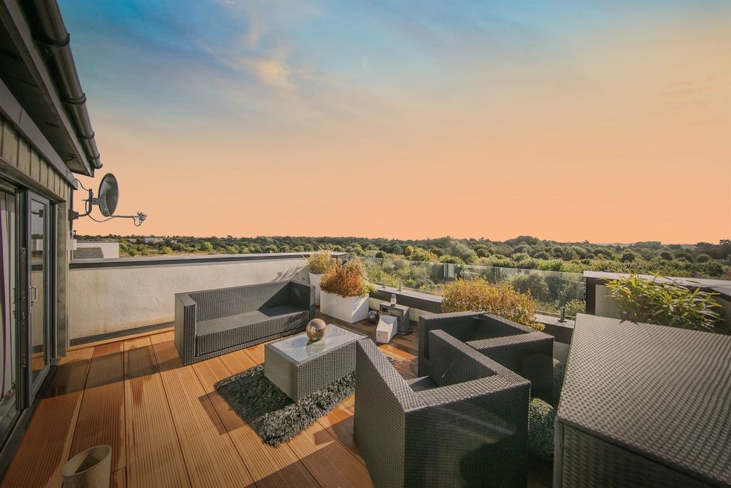 Property photo 1 of 29