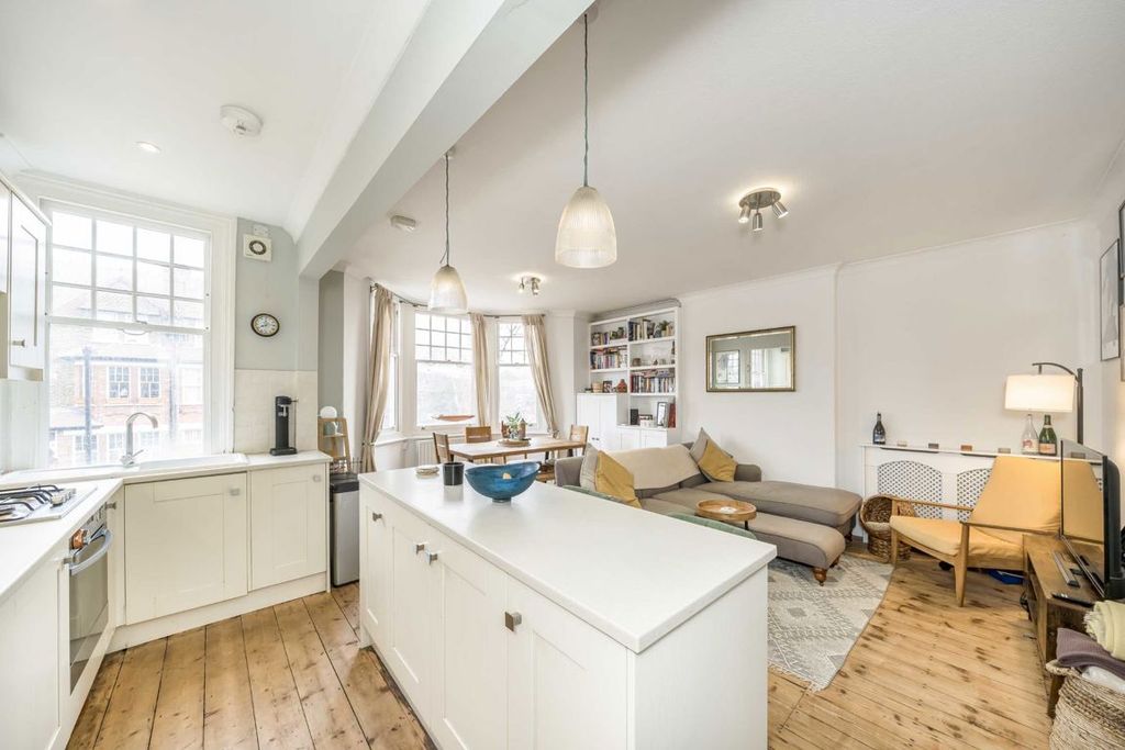 Property photo 3 of 6