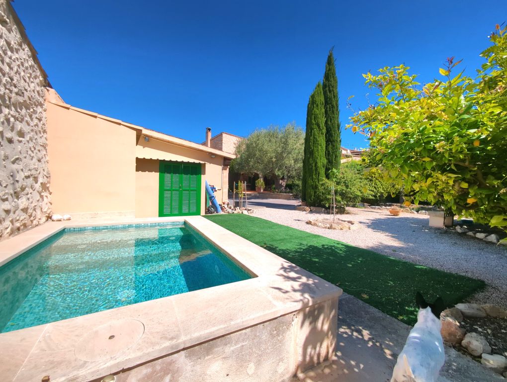 Property photo 2 of 24 002.Jpg