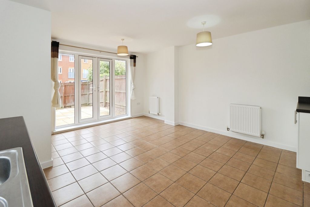Property photo 2 of 17 Photo