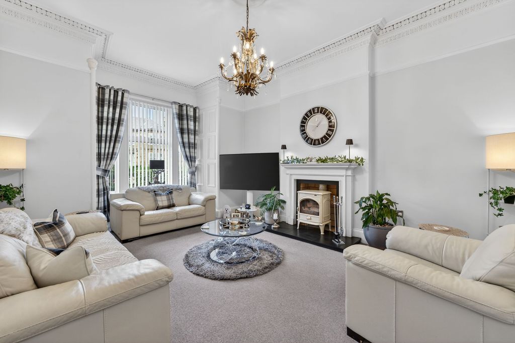 Property photo 2 of 41