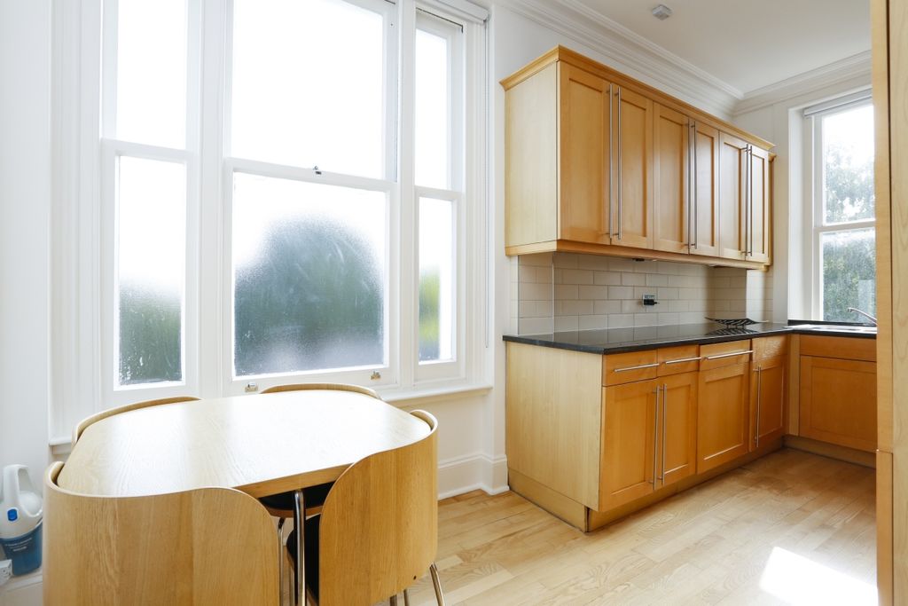 Property photo 3 of 8 Kitchen