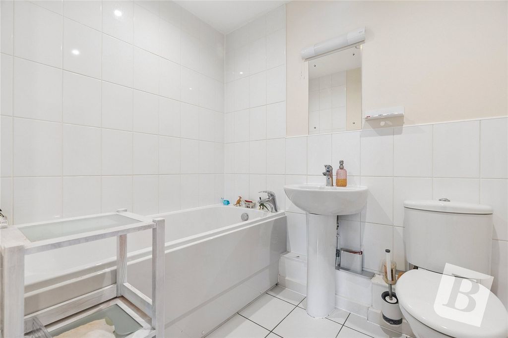 Property photo 3 of 17 Family Bathroom