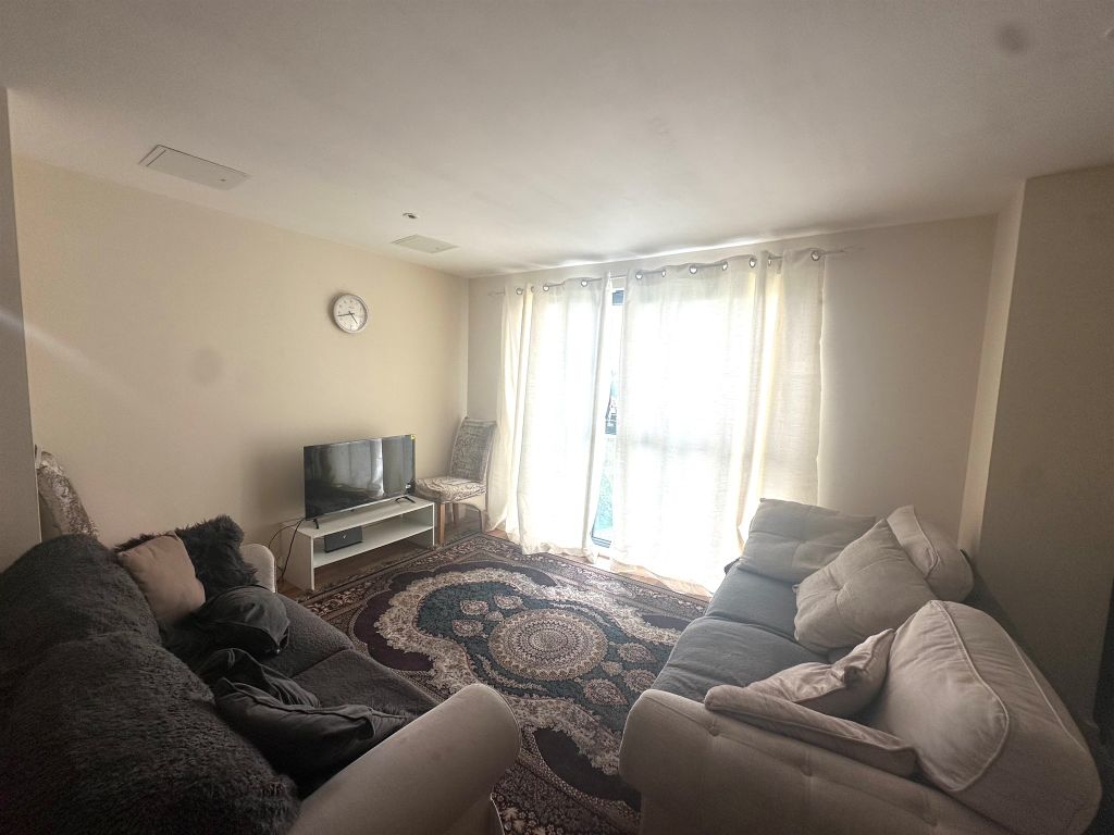 Property photo 2 of 6 Lounge Area
