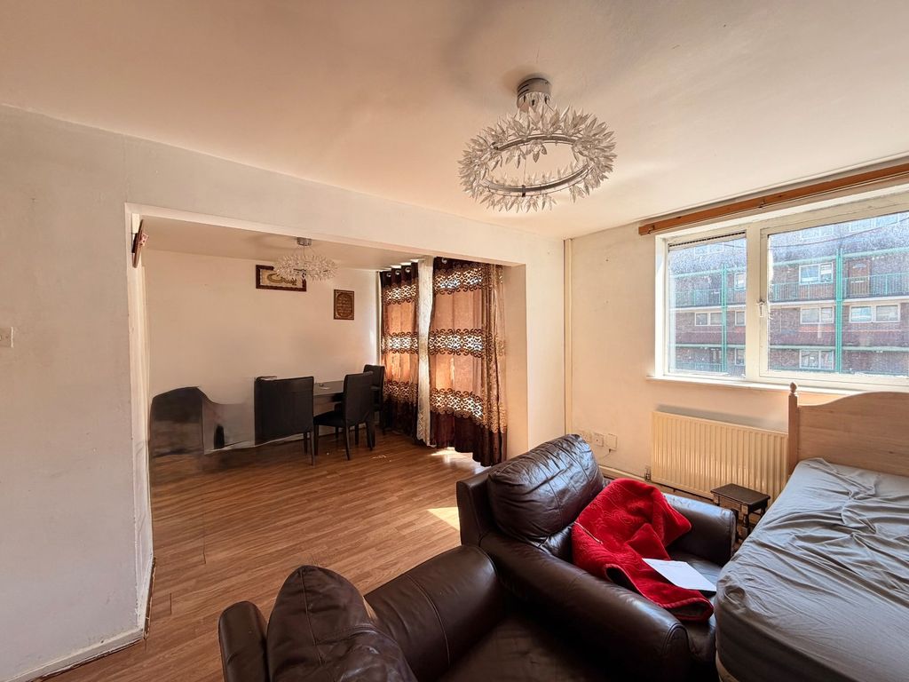 Property photo 3 of 8 Picture No. 07