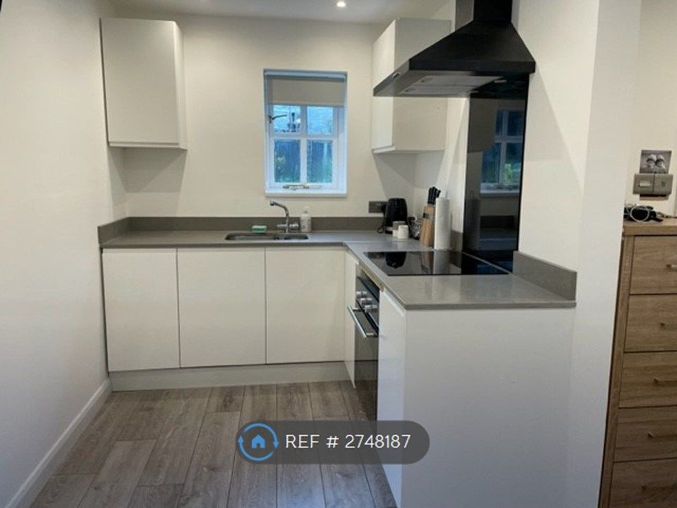 Property photo 3 of 7 Kitchen