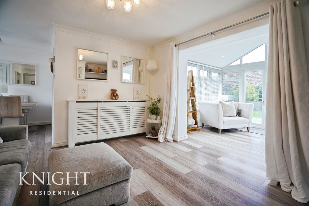 Property photo 3 of 25