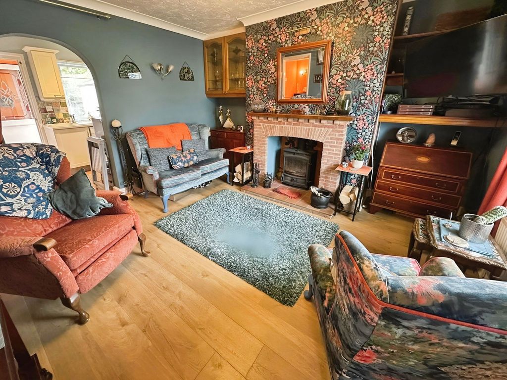 Property photo 2 of 17