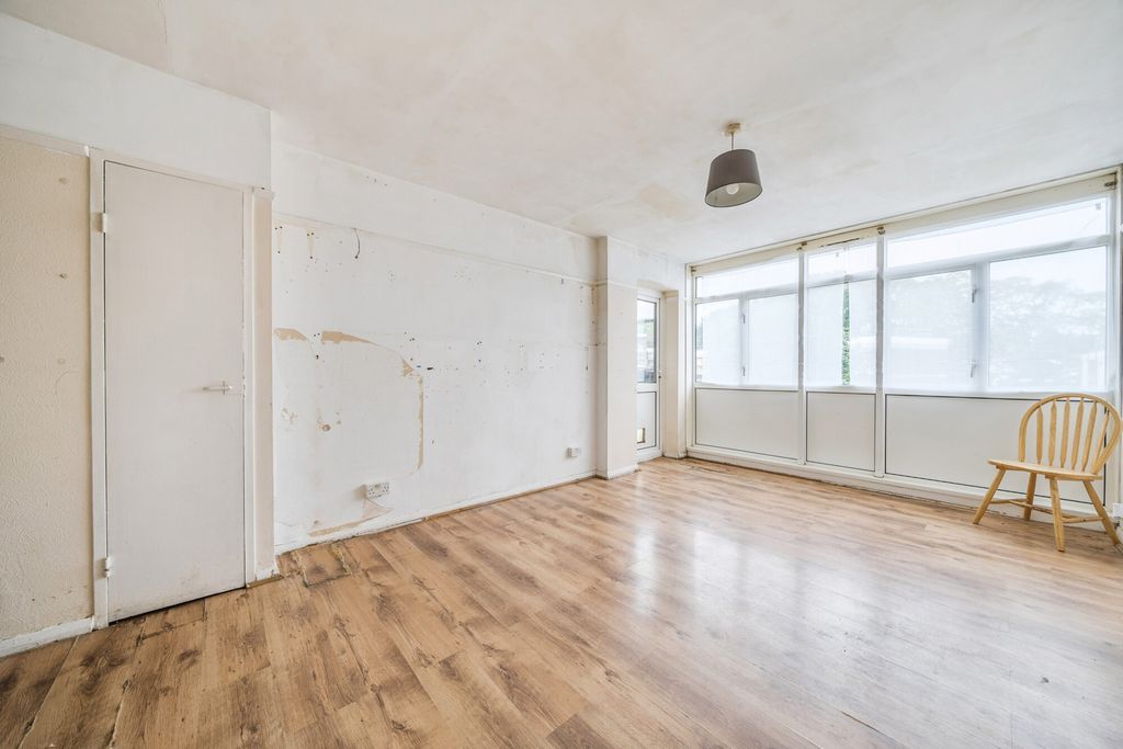 Property photo 2 of 12 Reception