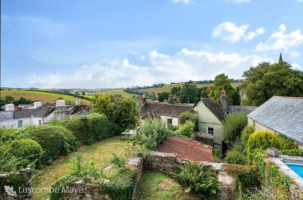 Property photo 3 of 21