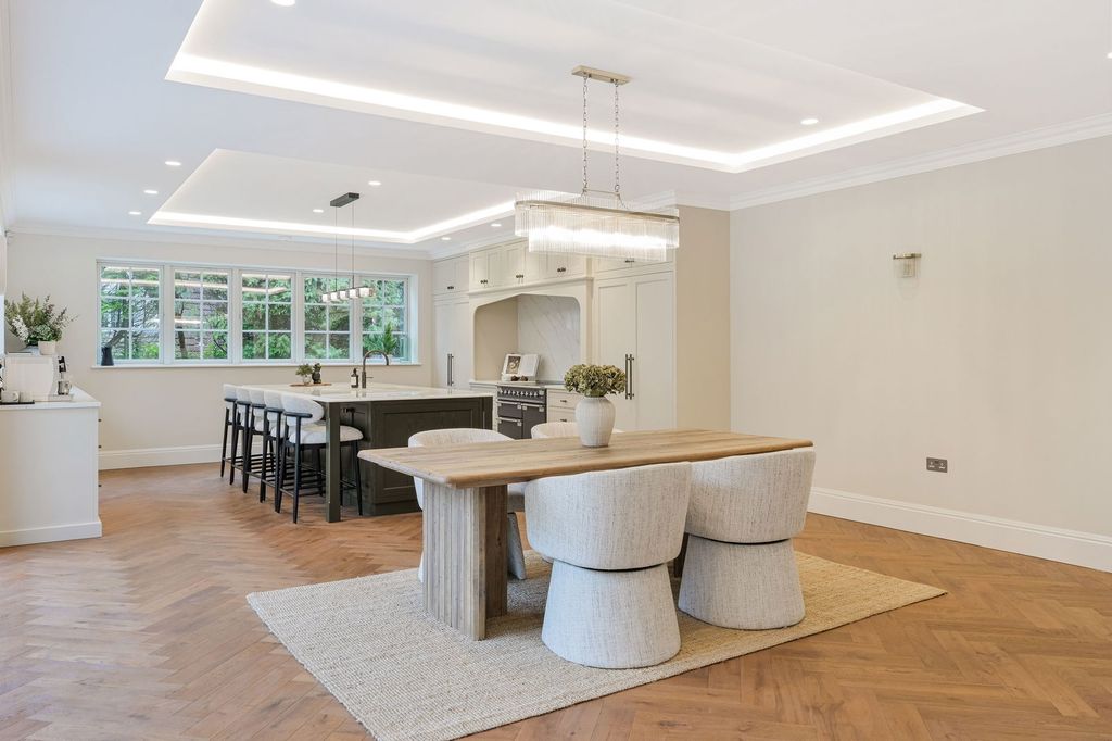 Property photo 3 of 54