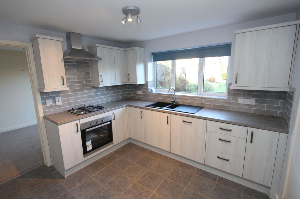 Property photo 3 of 25