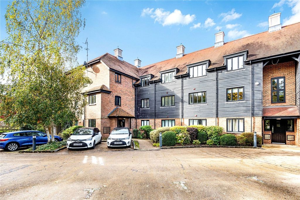 Property photo 1 of 30 Picture No. 01