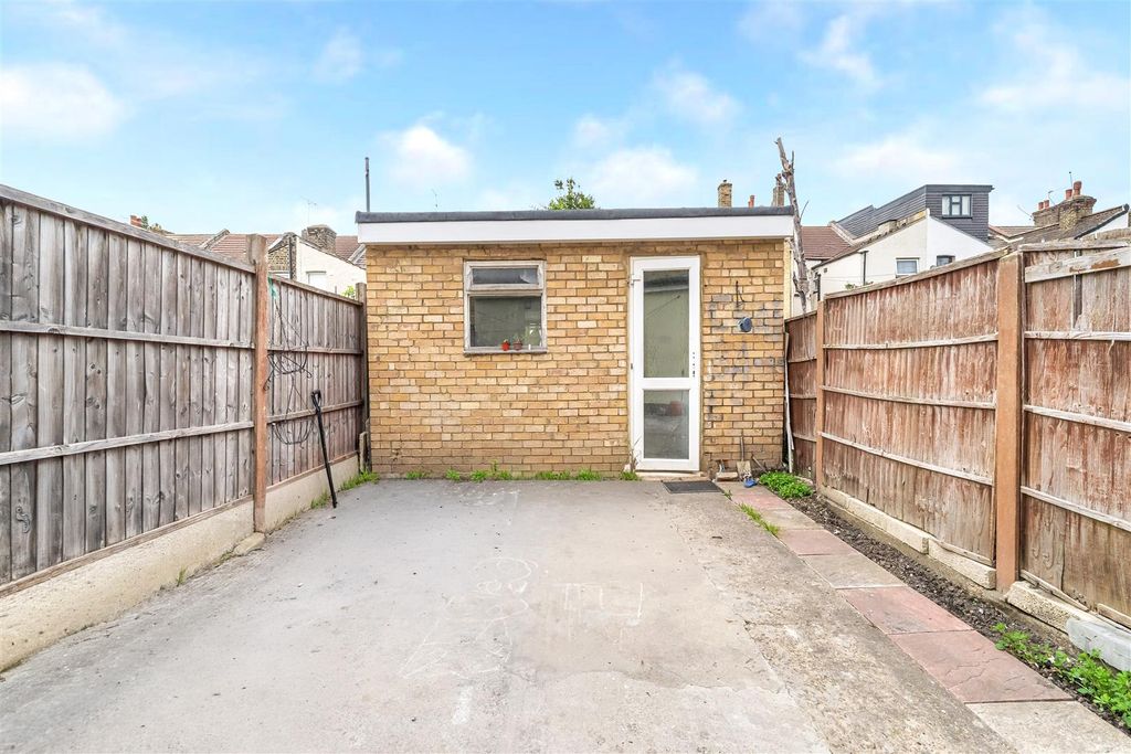 Property photo 3 of 23 03.Jpg