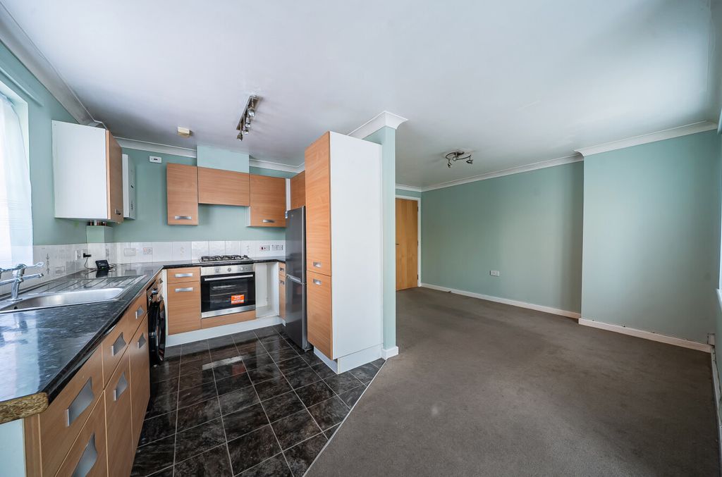 Property photo 3 of 11 1441036-26-69d6Be...