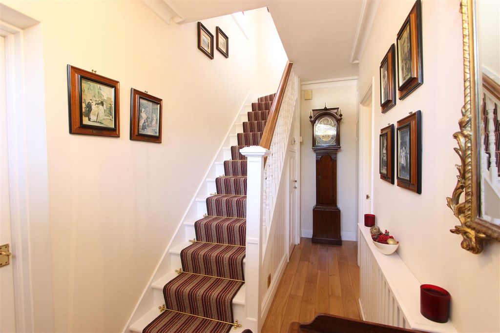 Property photo 2 of 33 Img_5432.Jpg