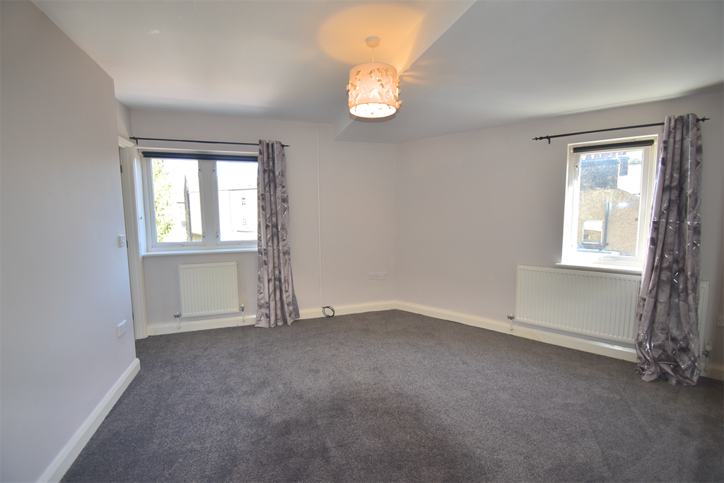 Property photo 2 of 12 Bedroom 1