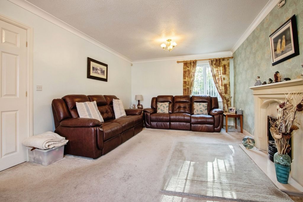 Property photo 2 of 17 Photo