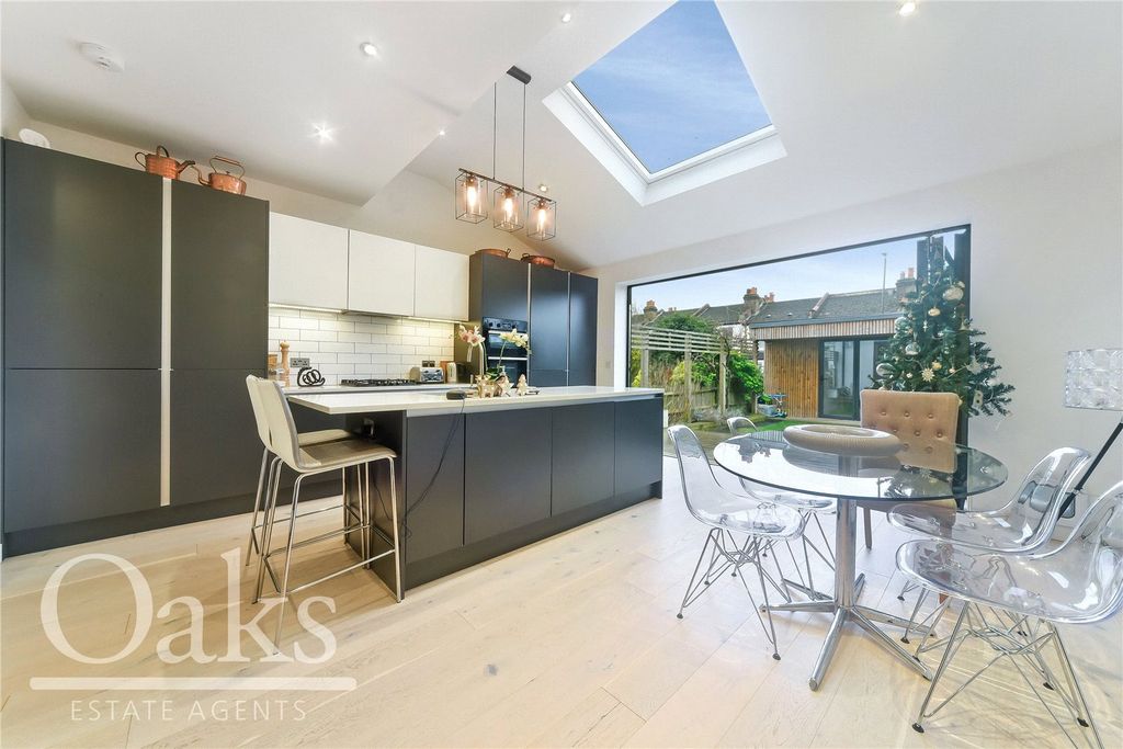 Property photo 2 of 12 Picture No. 09