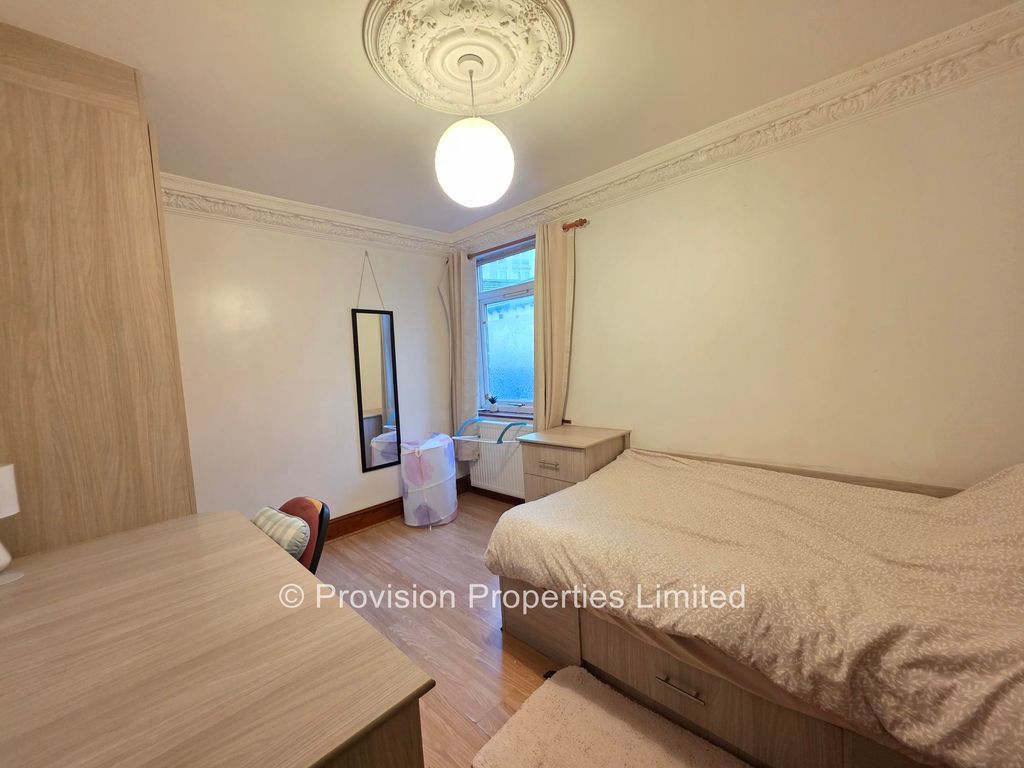 Property photo 3 of 8 Photo