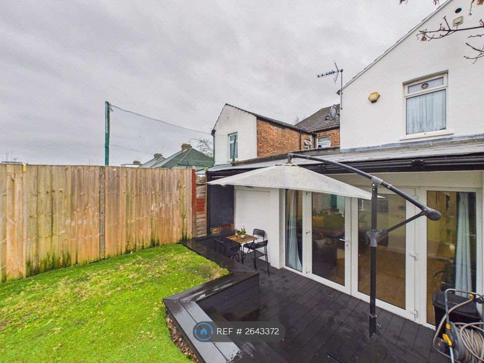 Property photo 2 of 35