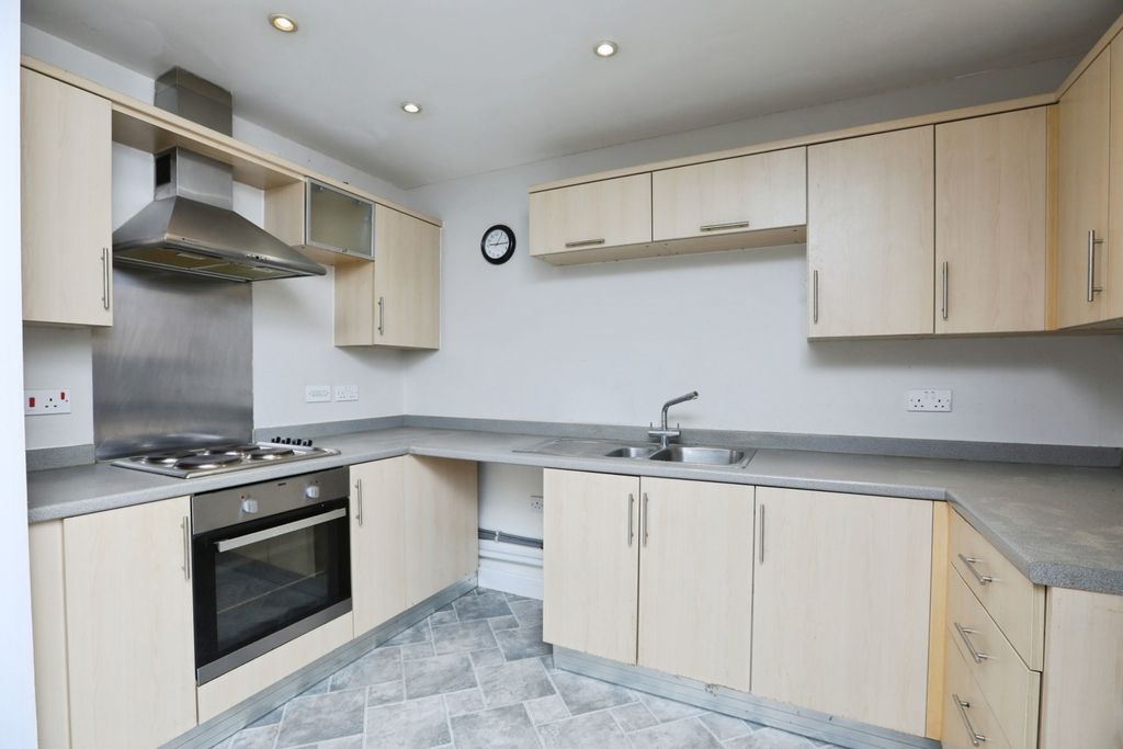 Property photo 3 of 10 Kitchen