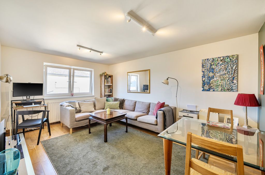 Property photo 2 of 14 1431940-5-69B97c7...