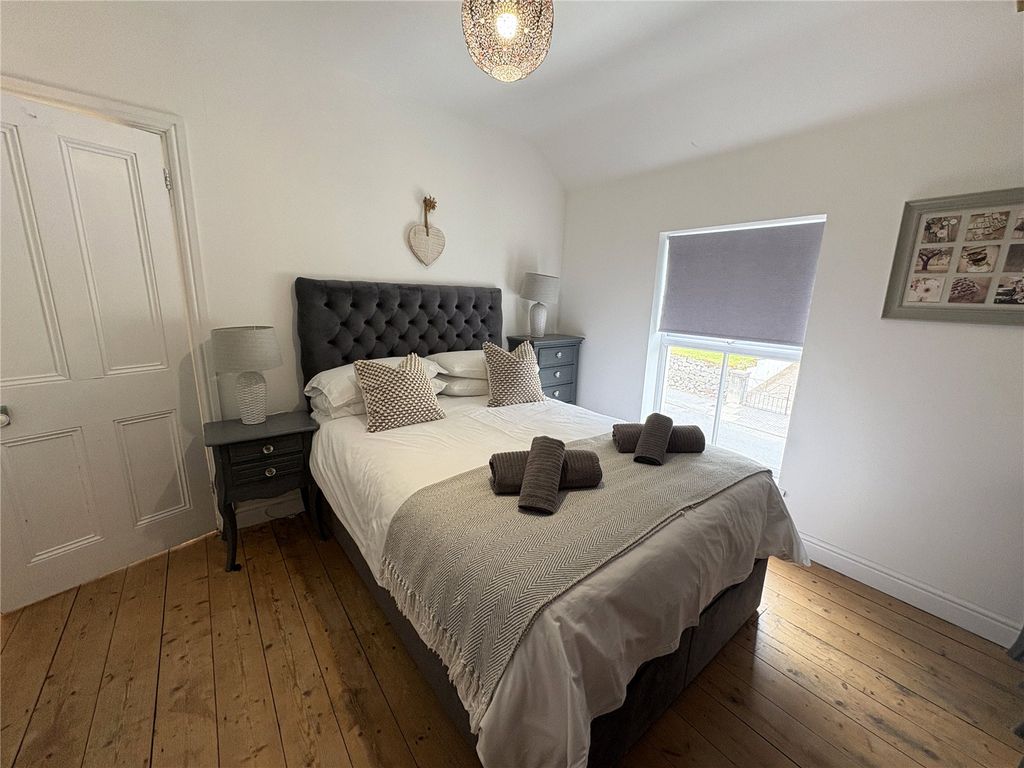 Property photo 2 of 17 Picture No. 04
