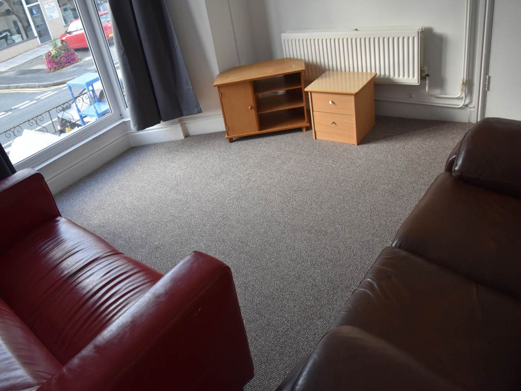Property photo 1 of 13 Lounge Photo 2