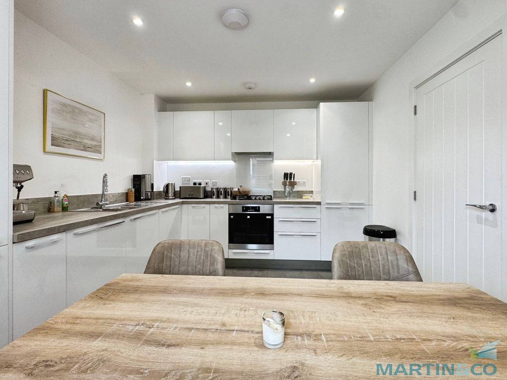 Property photo 3 of 17 c9960629--4528-8B24-657Bf10136Fd-53711-00001E6E07D