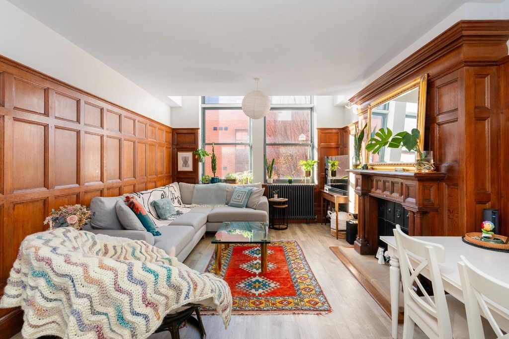 Property photo 1 of 30 2R0Hbr - Living Room I.Jpg