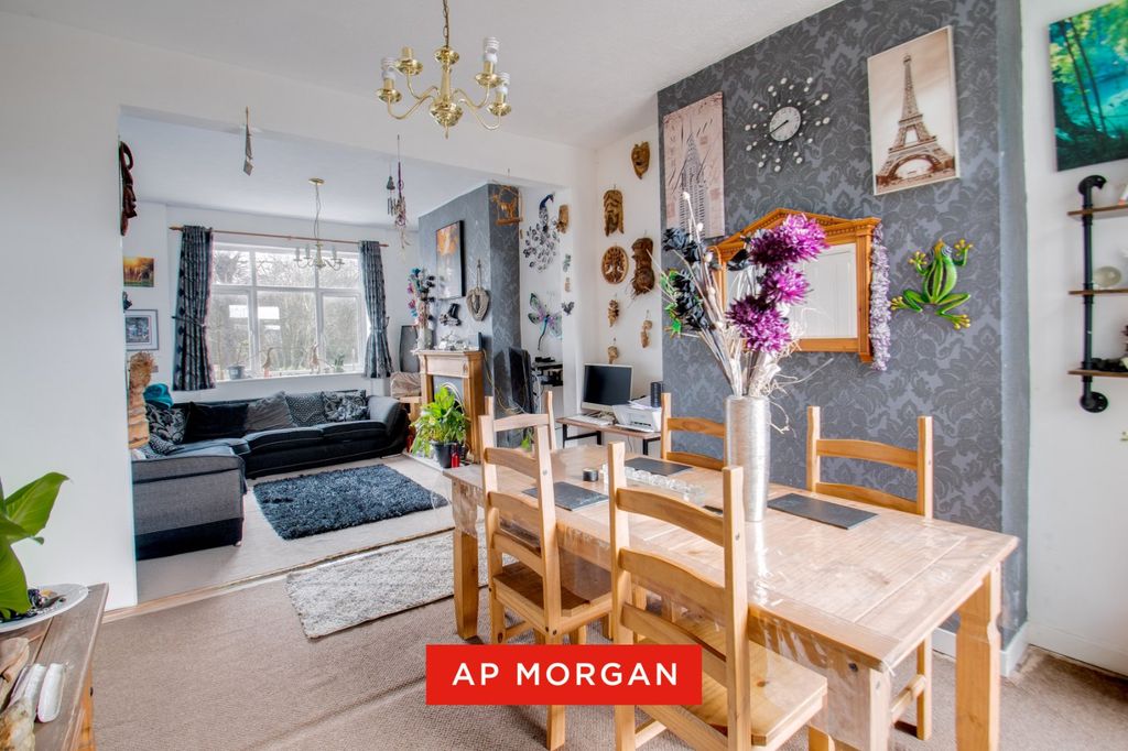 Property photo 2 of 26 Picture No. 24