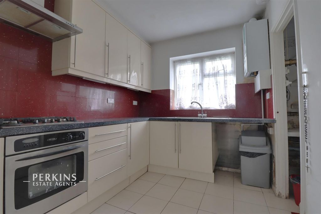 Property photo 2 of 4 Kitchen.Jpg