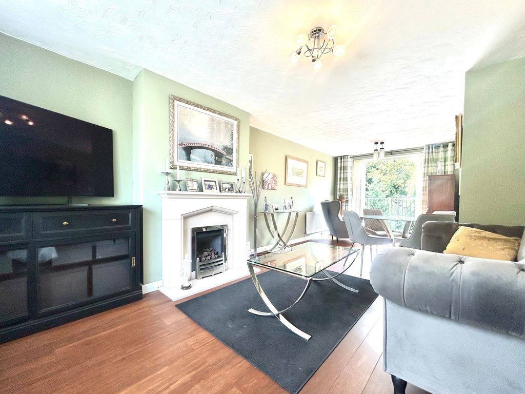Property photo 2 of 24
