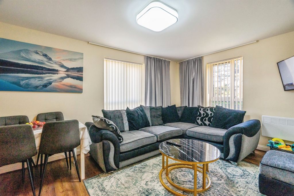 Property photo 2 of 16