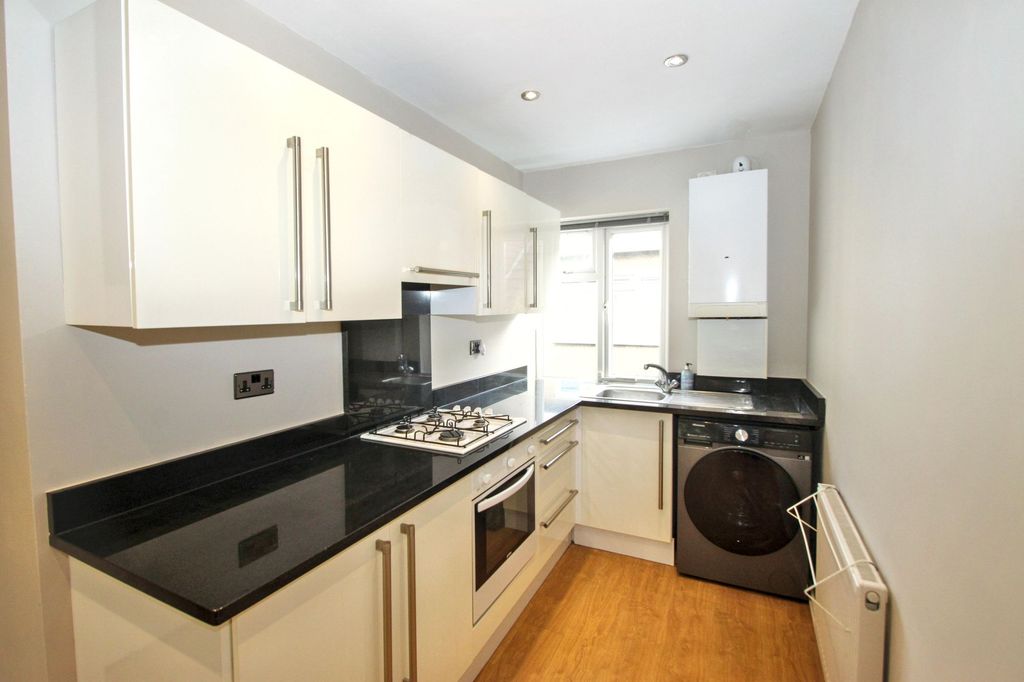 Property photo 2 of 23