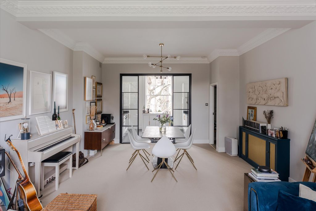 Property photo 3 of 22 Image