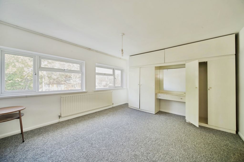 Property photo 2 of 16 Photo